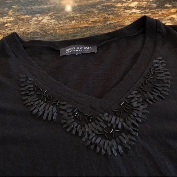 Jones New York Signature Woman Black Beaded V-Neck T-Shirt, 1X - Picture 7 of 10